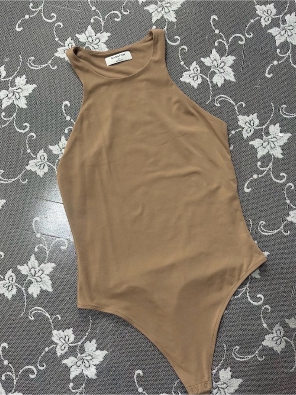 Aritzia Babaton Tan Contour Round Neck Bodysuit Sz Medium